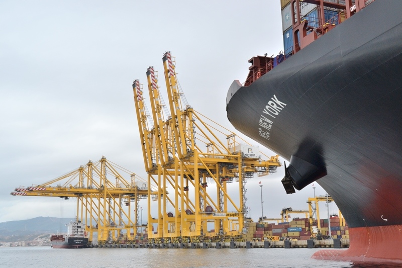 Asyaport, “En büyük” konteyner gemisini ağırladı