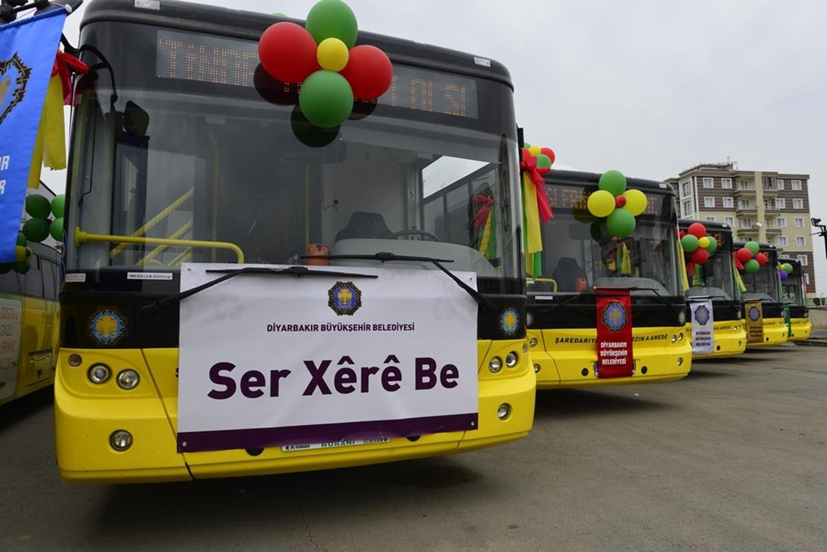 Diyarbakır Belediyesi 20'si doğal gazlı 30 otobüs aldı