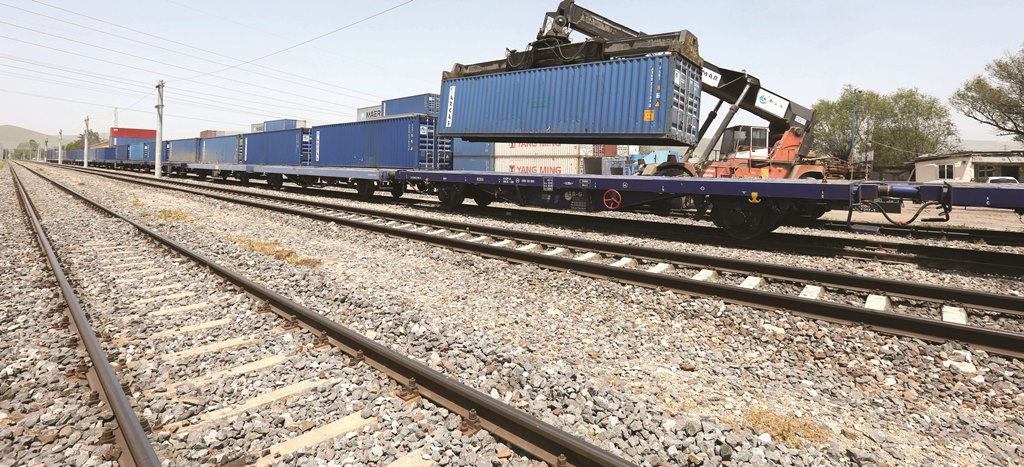 Arkas Lojistik, tren yolu taşımalarını Körfez'e taşıdı