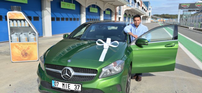 Mercedes-Benz’in orijinal yağını kullandı, otomobili kaptı