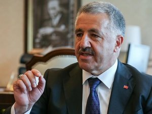 Ahmet Arslan'dan İzmir - Çandarlı otoyolu açıklaması