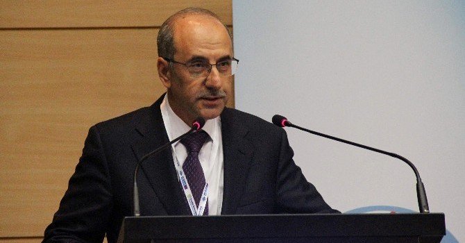 İsa Apaydın'a "OYBİRLİĞİYLE" büyük onur