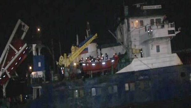 Rus gemisi Kartal'da karaya oturdu