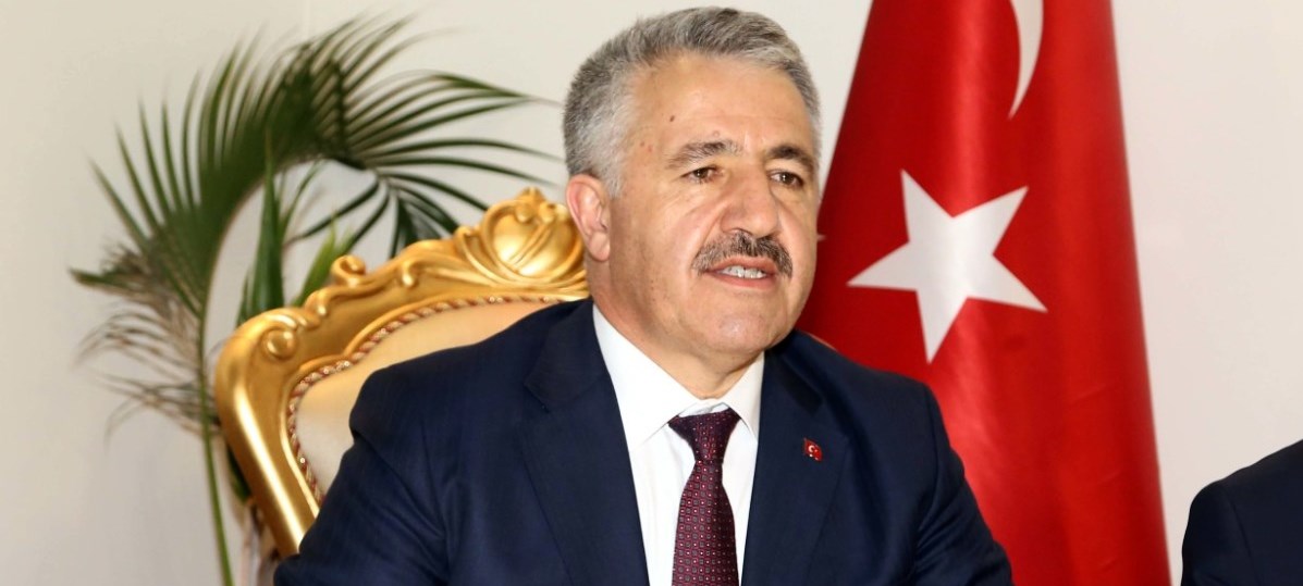 Bakan Arslan, Tuzla Belediyesi’ni Ziyaret Etti