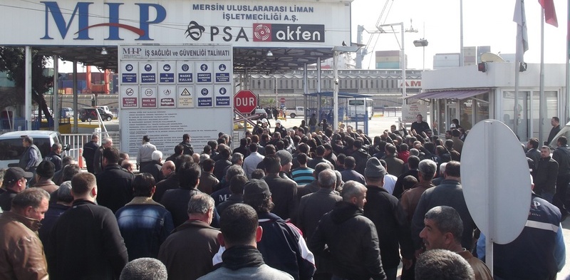 Mersin Limanı'ndaki taşeron işçiler artık kadrolu
