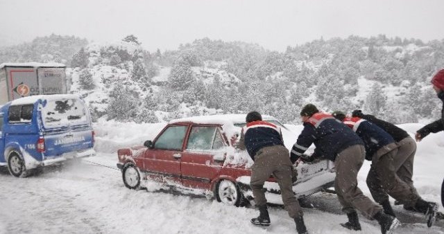 Karlı havada otomobili nasıl kullanmalısınız
