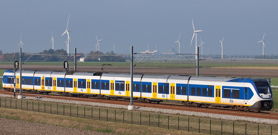 Raylarda rüzgarla günde 600 bin insan taşıyorlar