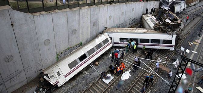 Tren kazasında 39 ölü,100'e yakın yaralı