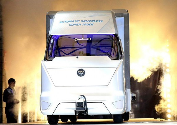 Çin'in sürücüsüz kamyonu testi geçti