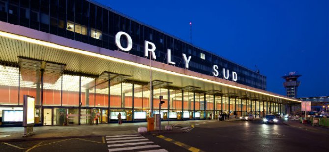 Paris'te havalimanı boşaltılıyor