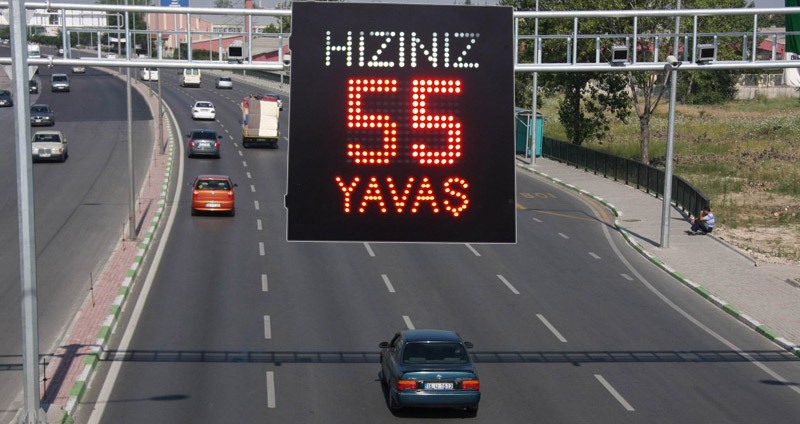 Araçlar da, sürücüler de akıllanacak