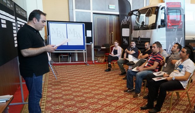 Mercedes-Benz, kamyoncuları eğitmeye devam ediyor