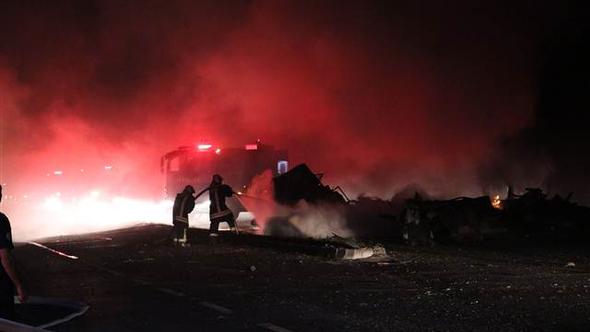 Denizli'de korkunç kaza: TIR ve LPG tankeri çarpıştı