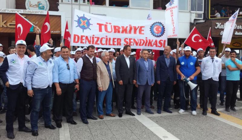 İzmir'de 66 yıl sonra deniz ulaşımı durdu