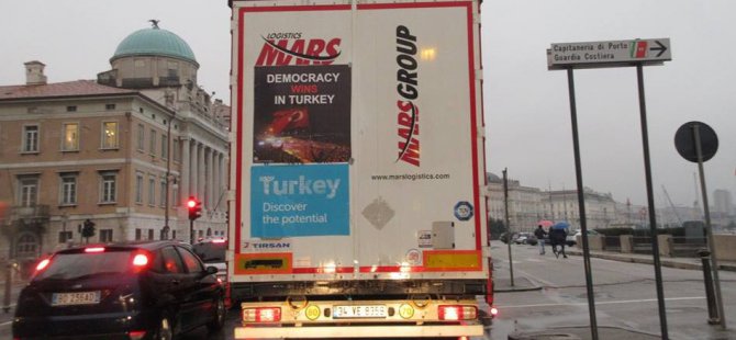 Demokrasi kamyonları 300 bin sefer yaptı