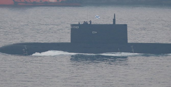 Rus denizaltısı Krasnodar İstanbul Boğazı'ndan geçti