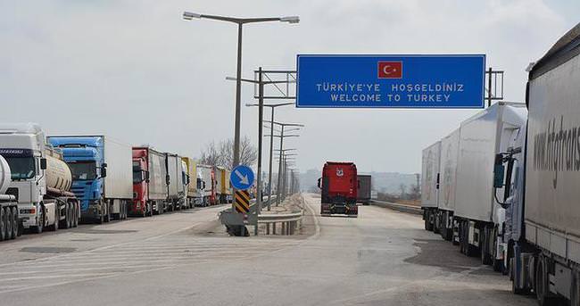 Pazarkule Sınır kapısı taşıma su ile dönüyor
