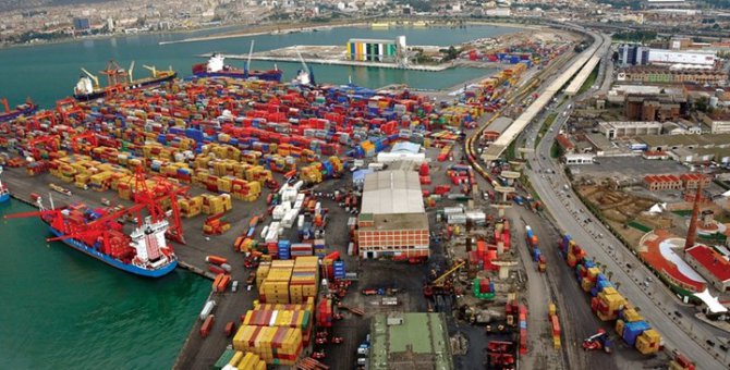 Aliağa, konteynerde İzmir Limanı'nı geçti