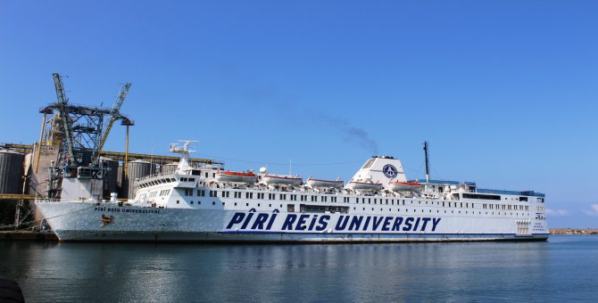 Piri Reis Üniversitesi eğitim gemisi Hopa’da