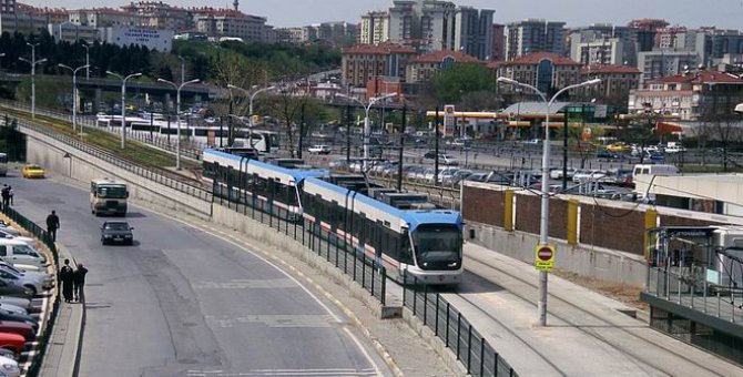 Zeytinburnu tramvay hattı yerin altına iniyor