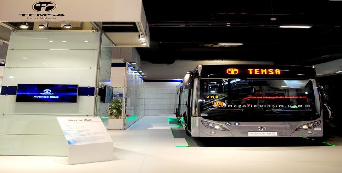 Yolunu verilerin gösterdiği otobüs