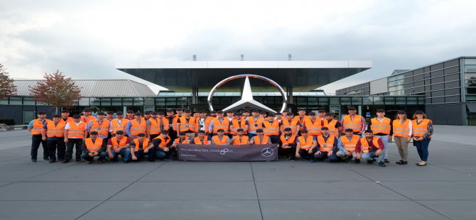 Mercedes-Benz Türk, 50 çalışanını Stuttgart’ta ağırladı