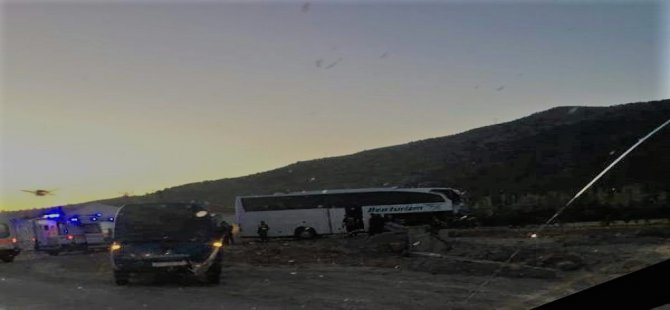 Afyonkarahisar'da otobüs tırla çarpıştı