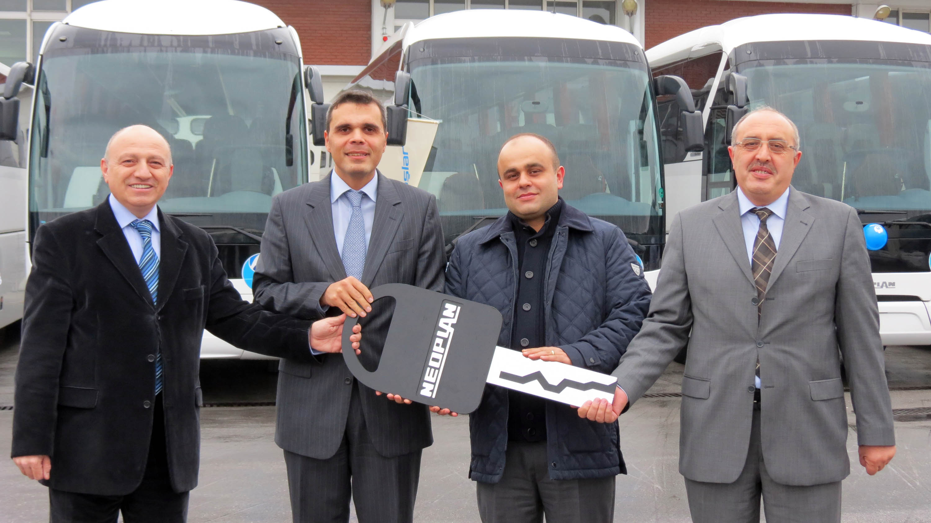 Bektaşlar Turizm 2012’nin son yatırımını NEOPLAN ile yaptı