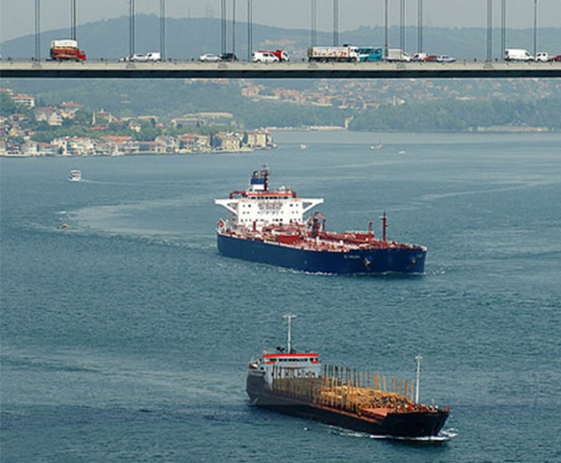 Geçen yıl Boğaz'dan 42 bin 553 gemi geçti