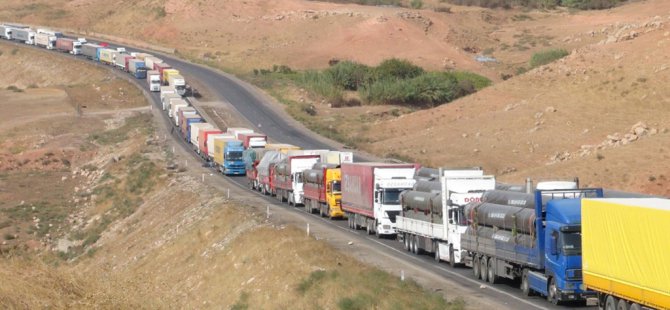 TIR'lar yeniden sevkiyata başladı