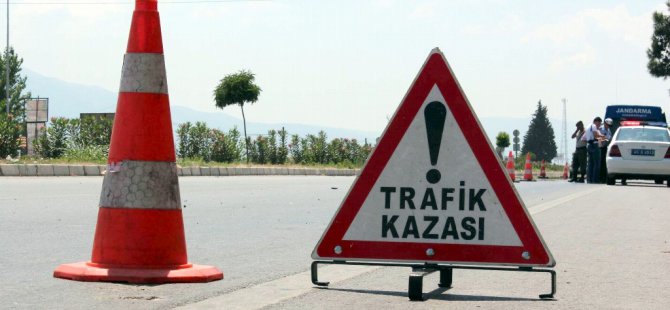 Askeri minibüs devrildi: 18 yaralı