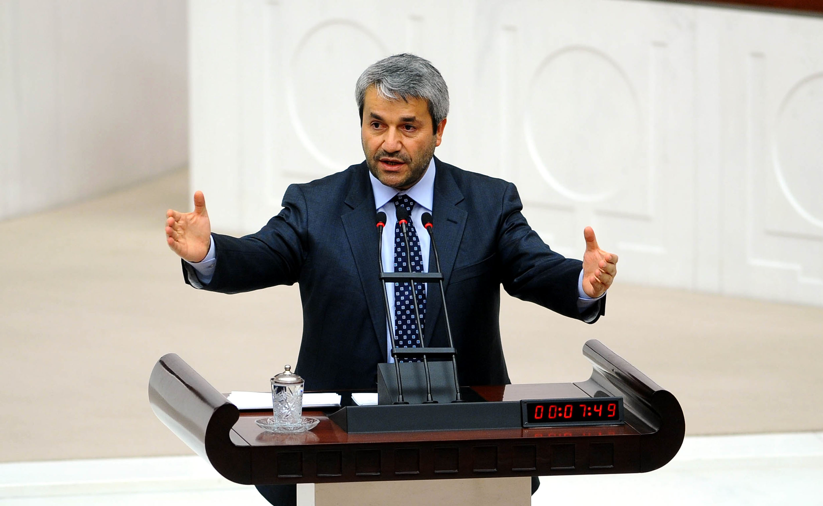 "Yerli otomobilin markasını 'nazlı' koyacaklar"
