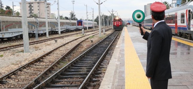 Demir İpek Yolu'na Türkiye'den ilk yük treni uğurlandı
