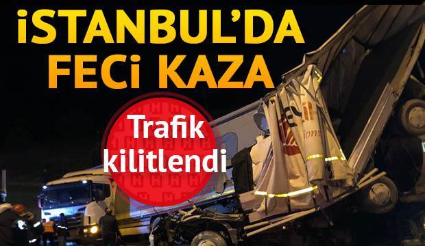 Bir kamyon ile iki TIR birbirine girdi