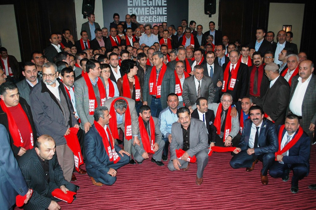 Çetin Nuhoğlu Mersin’i ayağa kaldırdı