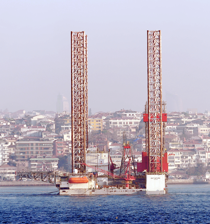 Dev petrol arama platformu boğazdan geçemedi
