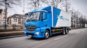 Mercedes-Benz'in elektrikli kamyonları teste başladı