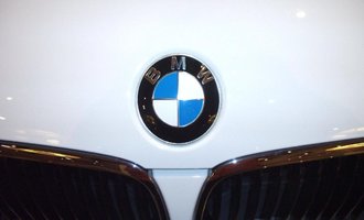 BMW elektrikli otomobil üretimini erteledi!