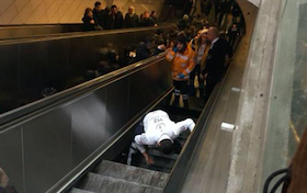 İşte metrodaki yürüyen merdivenin çökme anı!