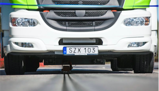 Dünyanın ilk elektrikli araç şarj edebilen yolu İsveç'te açılıyor