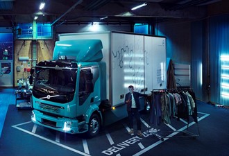 Volvo'dan 300 km Menzilli Elektrikli Tır: FL Electric