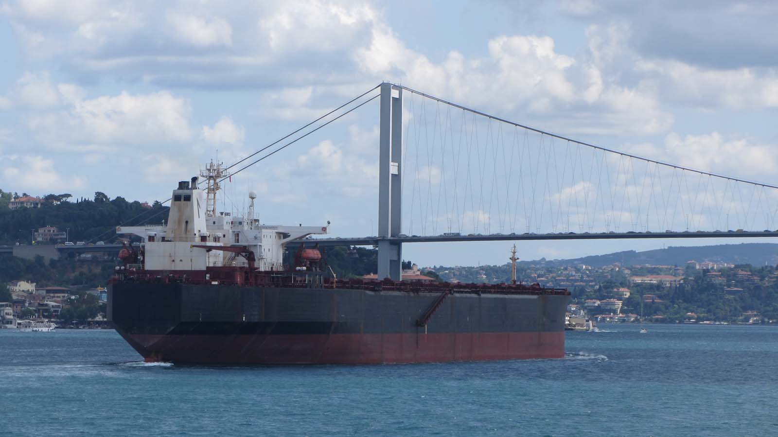 Boğazlardan geçen yıl yaklaşık 93 bin gemi geçti