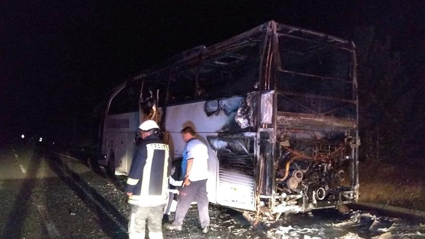 Yolcu otobüsü alev alev yandı