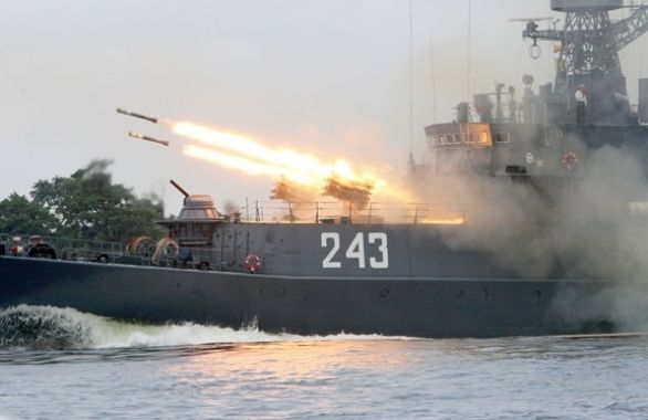 Fransa, Rusya'ya savaş gemisi sattı ama soğukta çalışmıyor