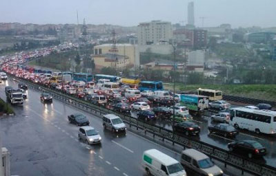 D-100 Karayolu trafiğe kapatıldı
