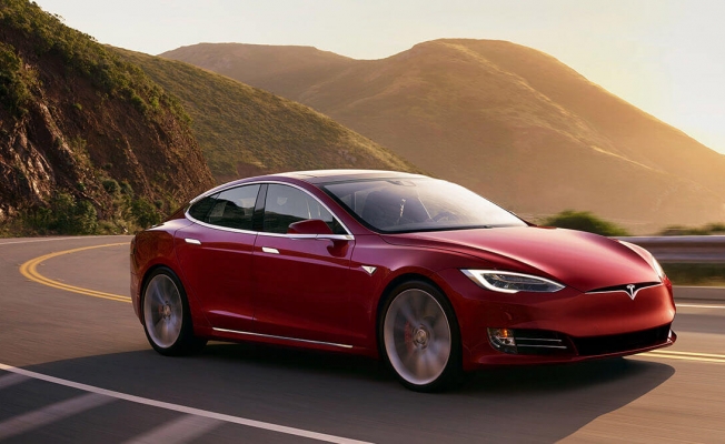 Tesla, Model 3'ü ambalajsız ve fabrikada teslim ediyor