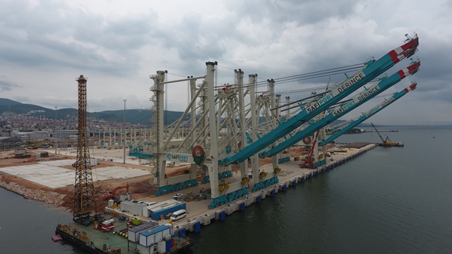 Safiport Derince'nin RTG ve STS'leri limanda hazır