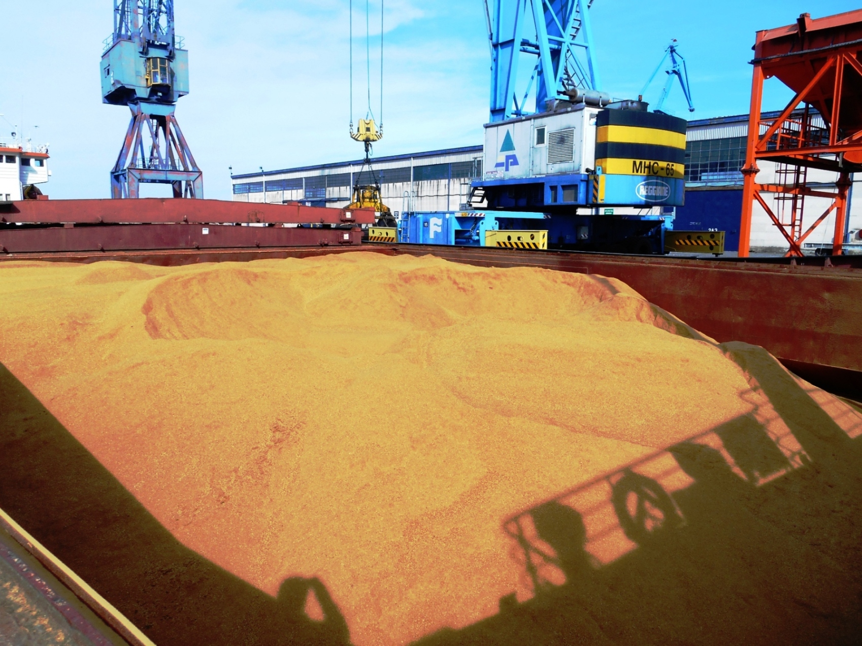 Kazakistan, Mersin Limanı'na ayda 10 bin ton tahıl gönderecek