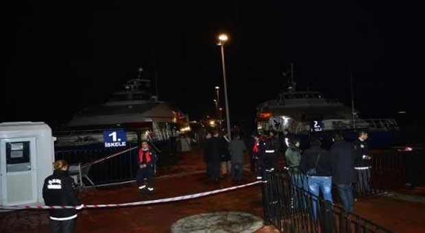 Deniz otobüsüne tanker çarptı