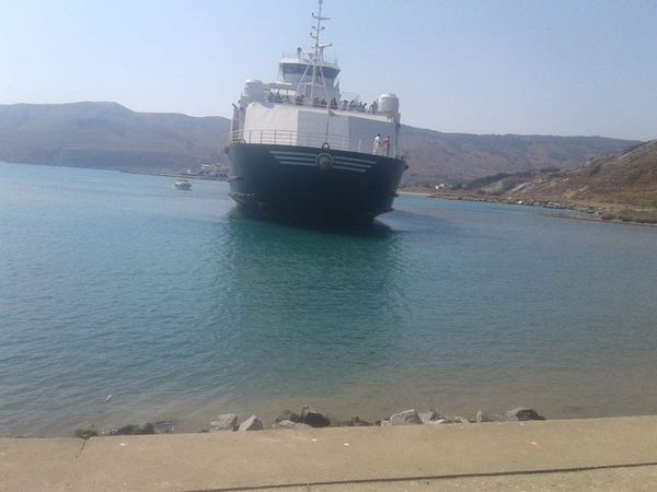 170 yolculu feribot Çanakkale'de karaya oturdu